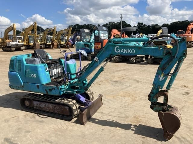 MINI EXCAVATOR — Auction (lot 8456-252)