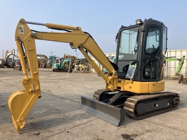 MINI EXCAVATOR — Auction (lot 8456-255)