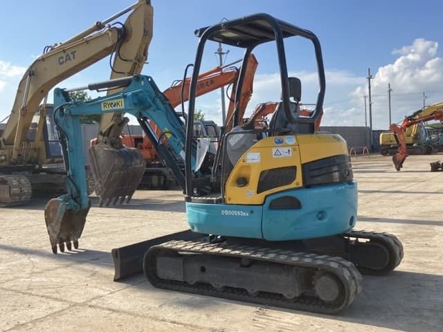 MINI EXCAVATOR — Auction (lot 8456-259)