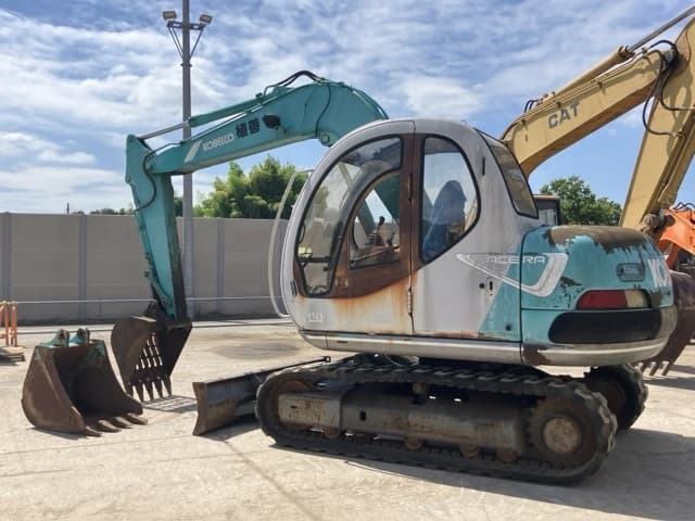 EXCAVATOR — Auction (lot 8456-26)