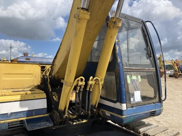 EXCAVATOR — Auction (lot 8456-260)