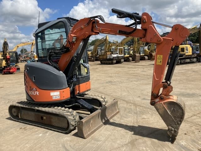 MINI EXCAVATOR — Auction (lot 8456-262)