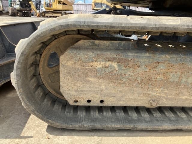 MINI EXCAVATOR — Auction (lot 8456-262)