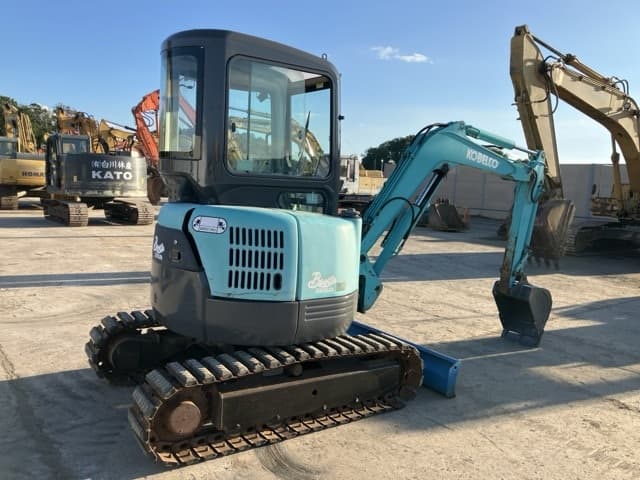 MINI EXCAVATOR — Auction (lot 8456-270)