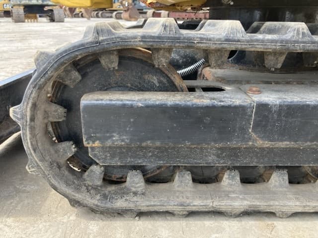 MINI EXCAVATOR — Auction (lot 8456-277)