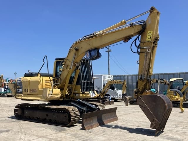 EXCAVATOR — Auction (lot 8456-28)