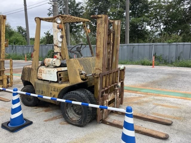 Forklift — Auction (lot 8456-2801)