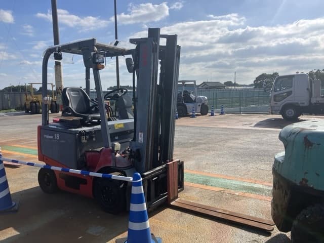 Battery Forklift — Auction (lot 8456-2803)