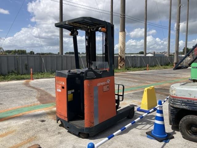 Reach Forklift — Auction (lot 8456-2804)