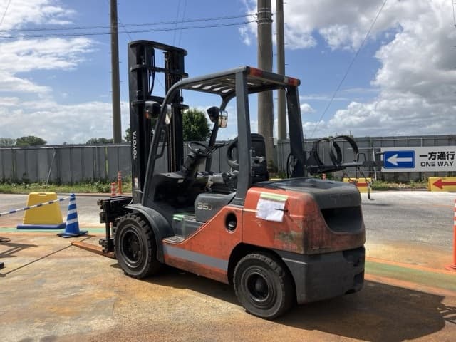 Forklift — Auction (lot 8456-2805)