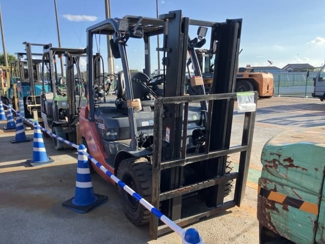 Forklift — Auction (lot 8456-2807)