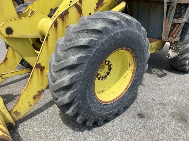 WHEEL LOADER — Auction (lot 8456-281)