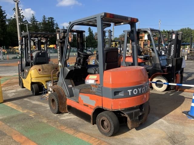 Battery Forklift — Auction (lot 8456-2810)