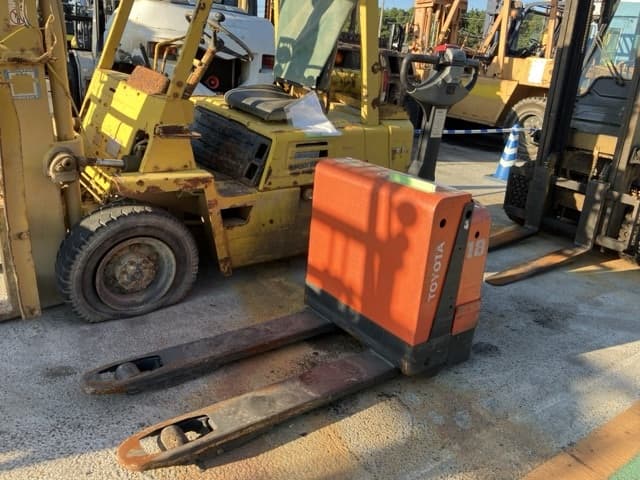 Battery Forklift — Auction (lot 8456-2811)