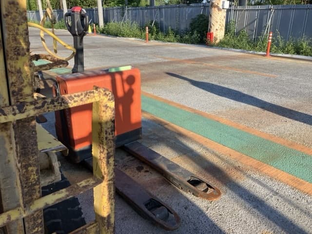 Battery Forklift — Auction (lot 8456-2811)