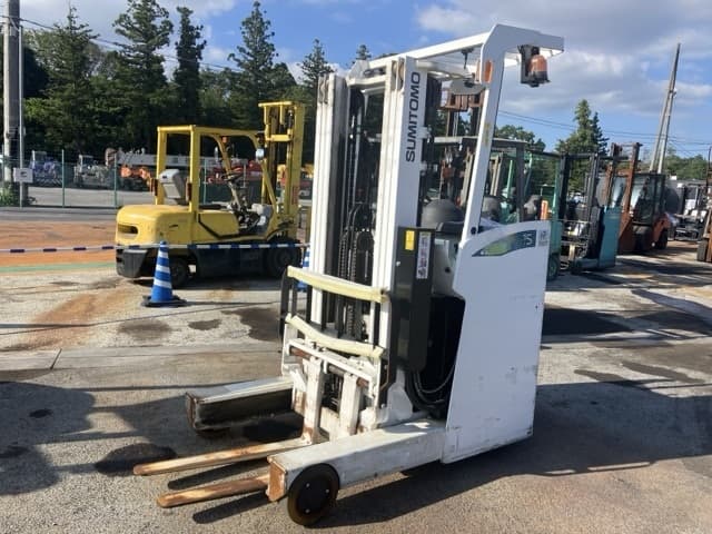Reach Forklift — Auction (lot 8456-2813)