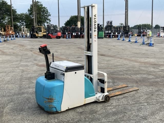 Battery Forklift — Auction (lot 8456-2814)