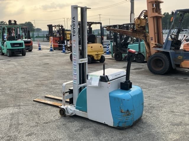 Battery Forklift — Auction (lot 8456-2814)