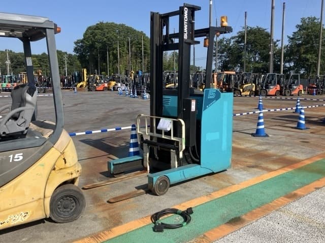 Reach Forklift — Auction (lot 8456-2815)
