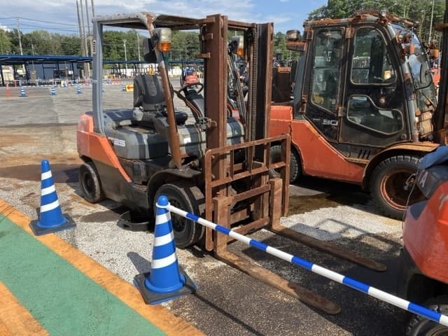Forklift — Auction (lot 8456-2816)