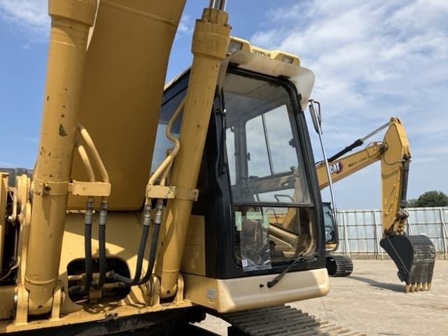 EXCAVATOR — Auction (lot 8456-286)