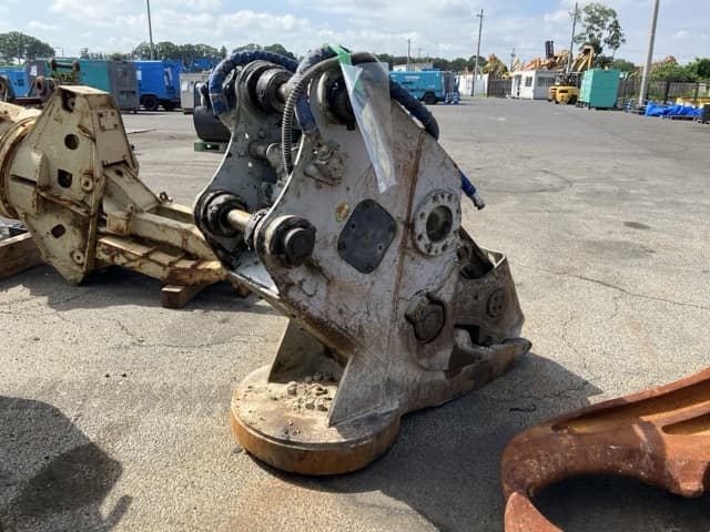 Crusher — Auction (lot 8456-3004)