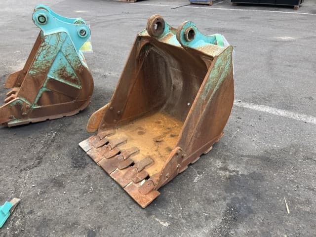 Bucket — Auction (lot 8456-3023)