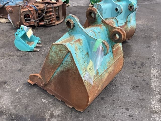 Bucket — Auction (lot 8456-3023)