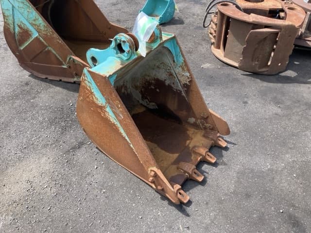 Bucket — Auction (lot 8456-3024)