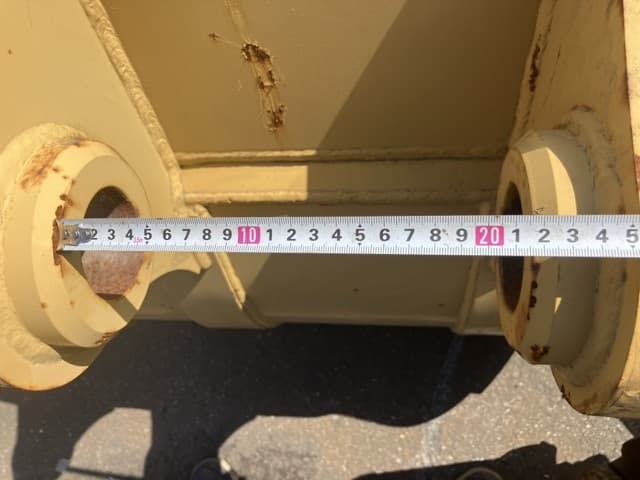 Bucket — Auction (lot 8456-3032)