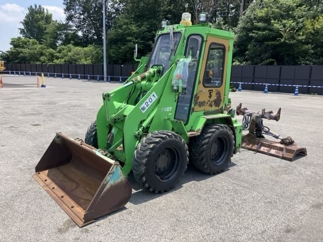 SKID STEER LOADER — Auction (lot 8456-304)