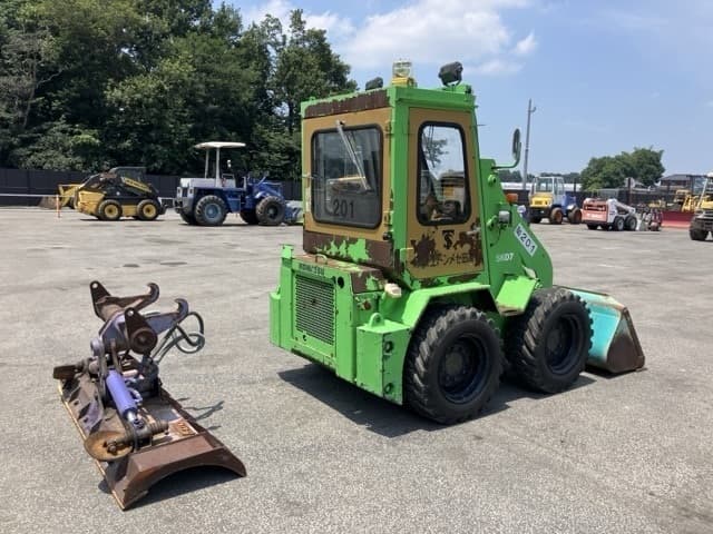SKID STEER LOADER — Auction (lot 8456-304)