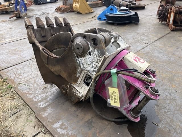 Bucket — Auction (lot 8456-3042)
