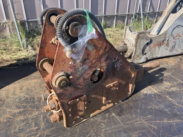 Breaker — Auction (lot 8456-3075)