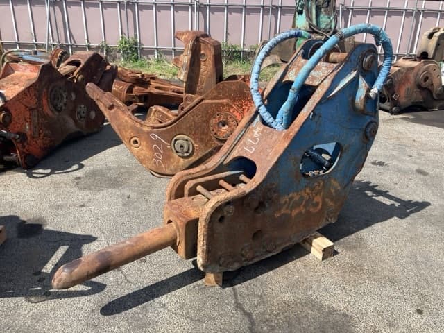 Breaker — Auction (lot 8456-3077)