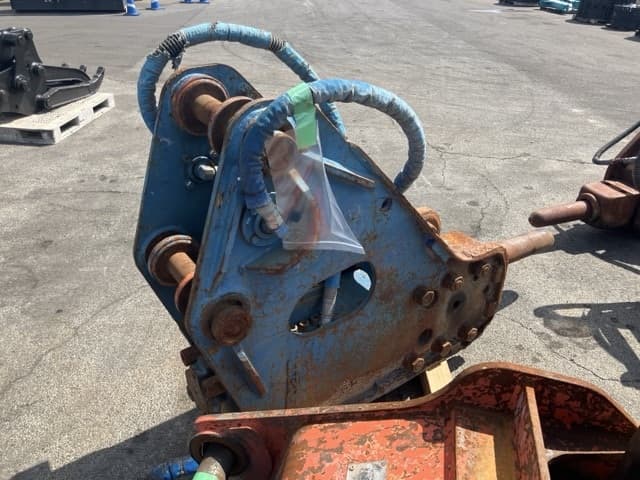 Breaker — Auction (lot 8456-3077)