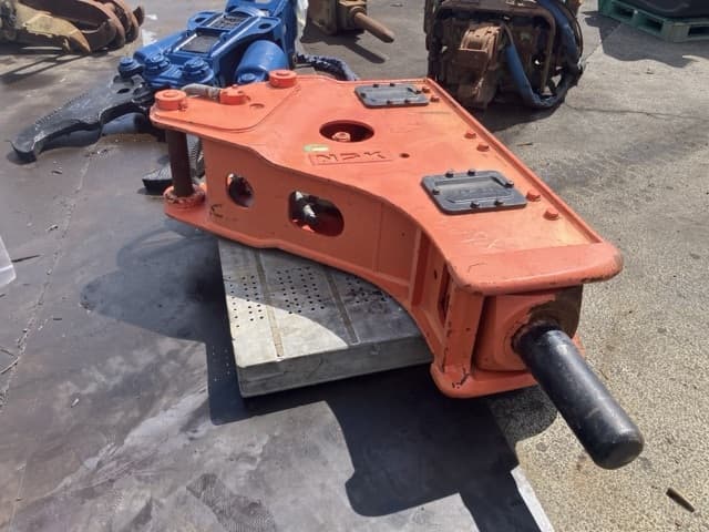 Breaker — Auction (lot 8456-3078)