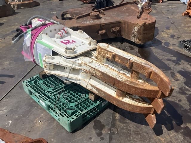 Fork — Auction (lot 8456-3079)