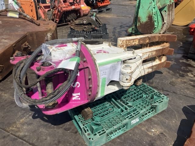 Fork — Auction (lot 8456-3079)