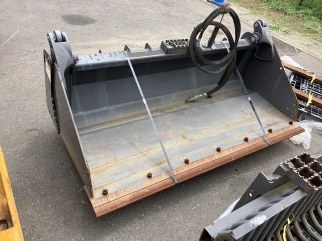 Bucket — Auction (lot 8456-3095)
