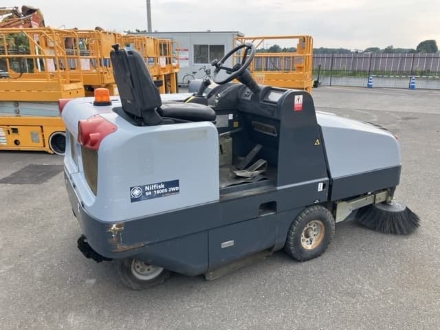 sweeper — Auction (lot 8456-3098)