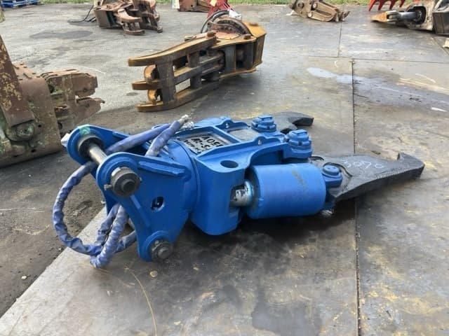 Crusher — Auction (lot 8456-3128)