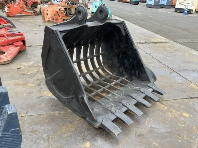 Bucket — Auction (lot 8456-3129)