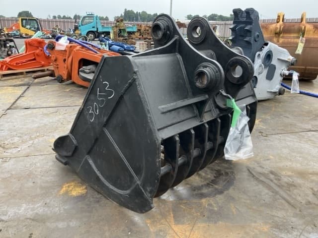 Bucket — Auction (lot 8456-3129)