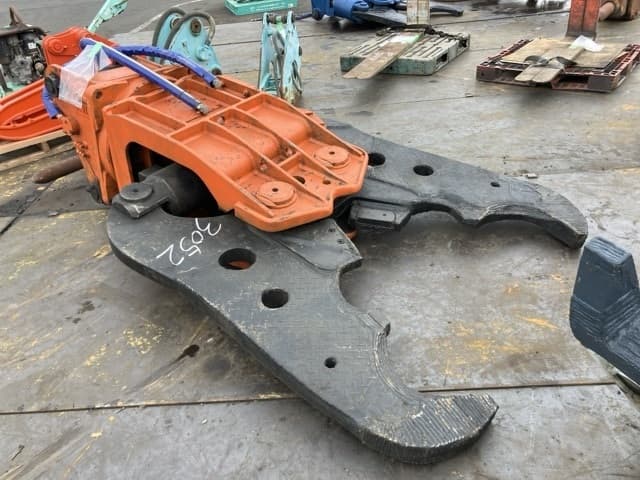 Crusher — Auction (lot 8456-3130)
