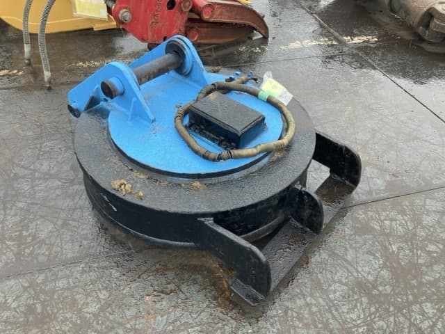Magnet — Auction (lot 8456-3133)