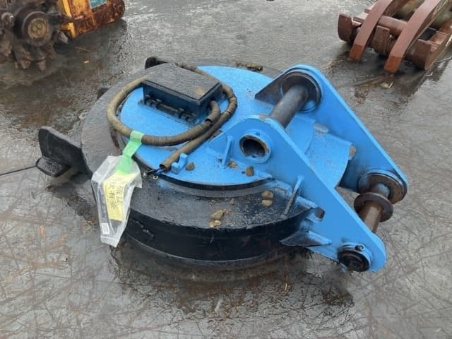 Magnet — Auction (lot 8456-3133)