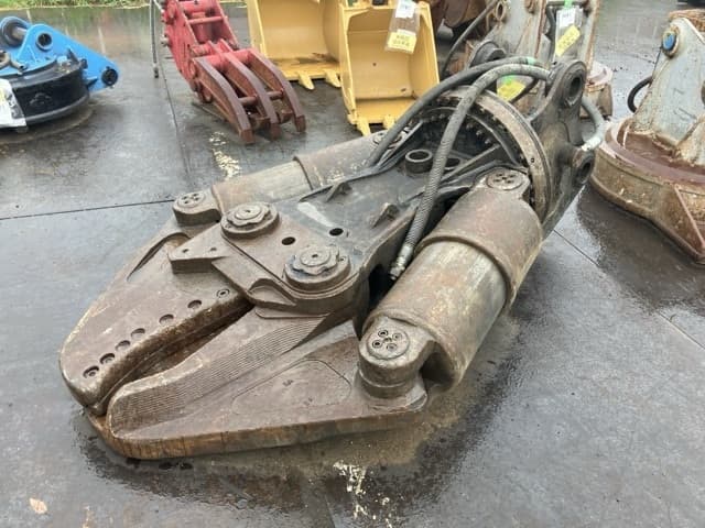 Cutter — Auction (lot 8456-3138)
