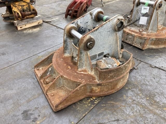 Magnet — Auction (lot 8456-3139)
