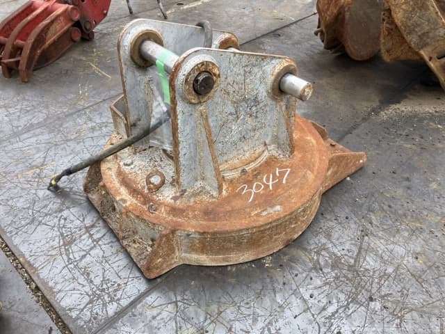 Magnet — Auction (lot 8456-3140)